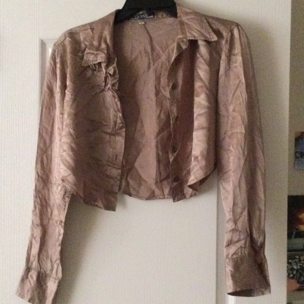 Guess button up